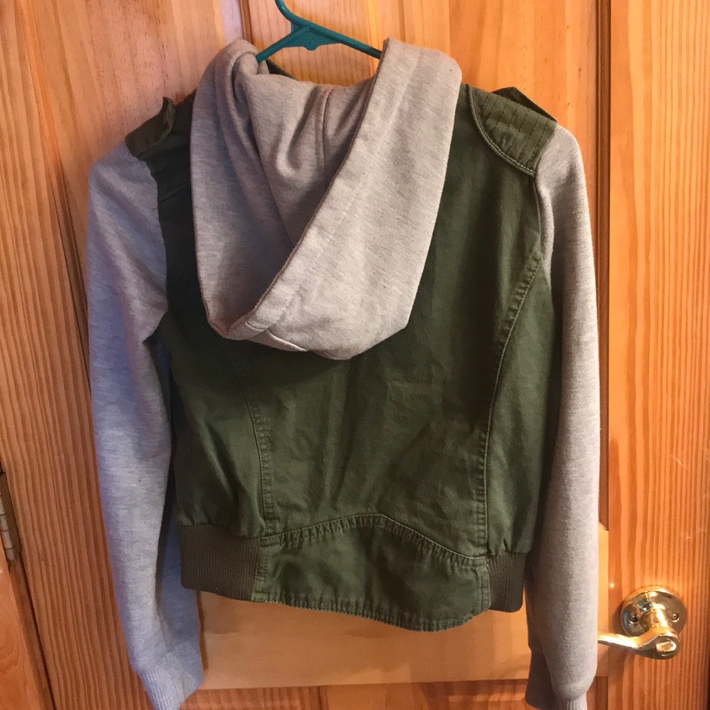 Stylish jacket - Picture 2 of 3
